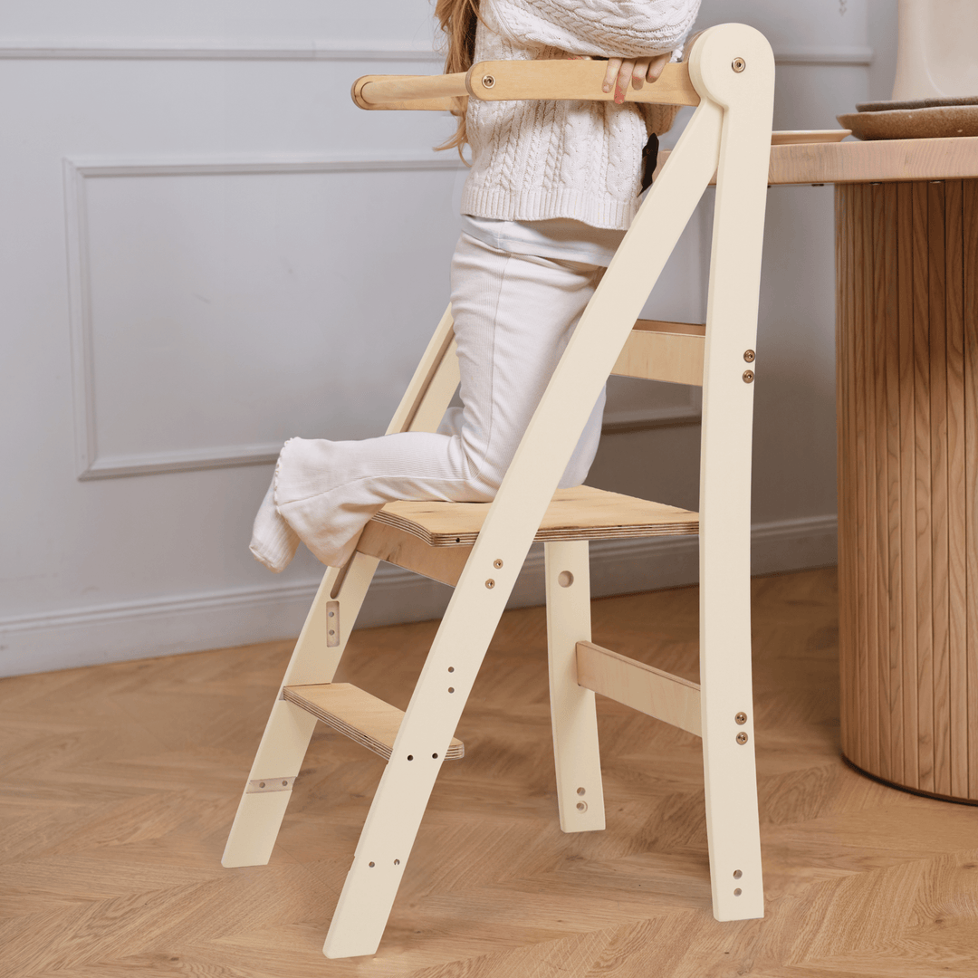 Montessori Lernturm - Höhenverstellbarer Kinderstuhl - Goodevas Schweiz