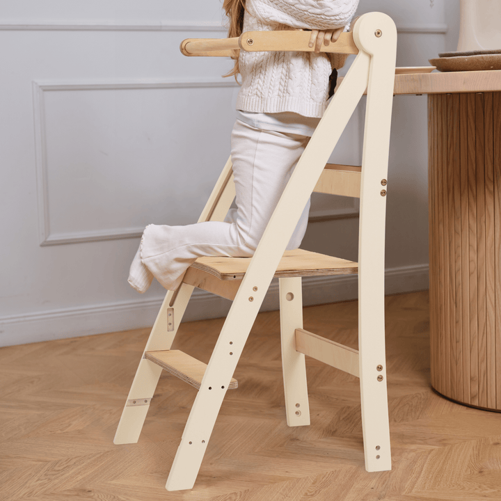 Montessori Lernturm - Höhenverstellbarer Kinderstuhl - Goodevas Schweiz