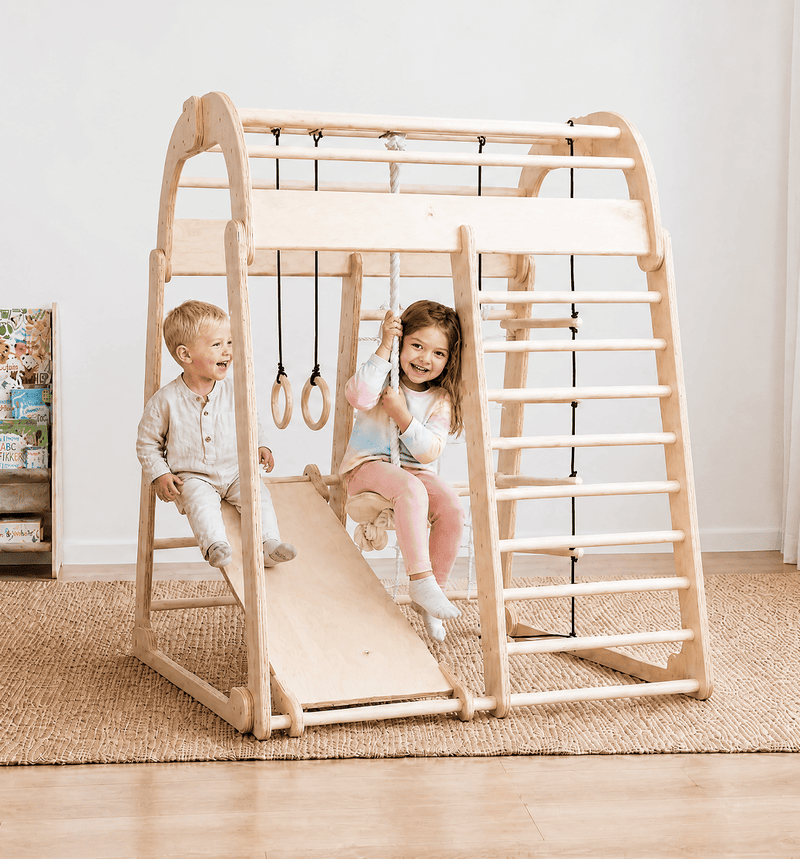 Parco Giochi 6 in 1 per Interni in Legno – Scivolo e Set di Altalene Inclusi