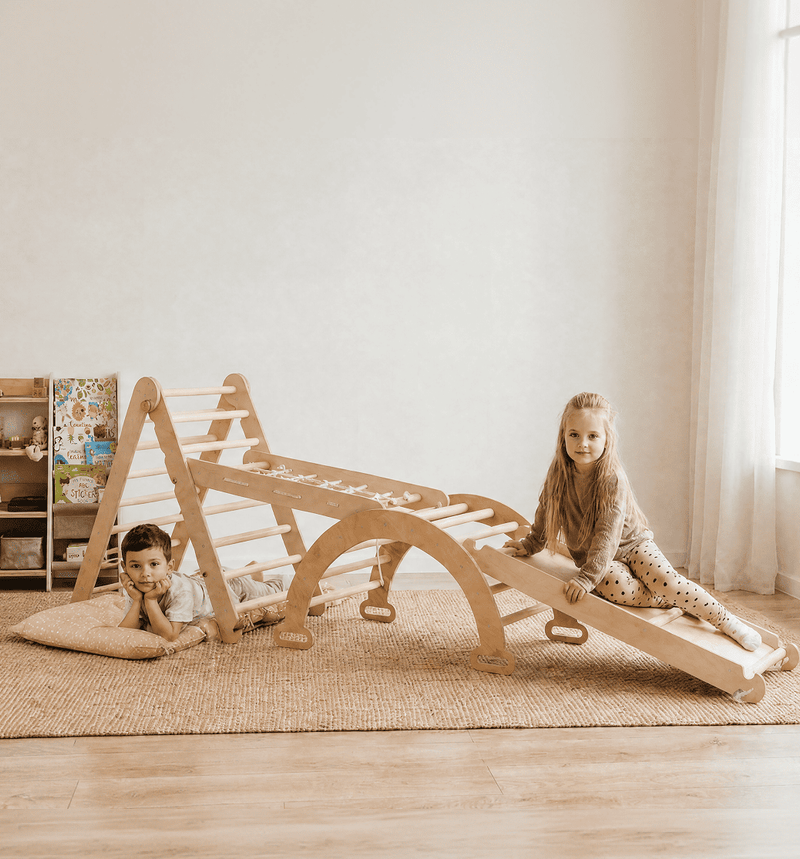 Set 5in1 Rampicante: Triangolo con scala, Arco/Dondolo, Tavola scivolo/Rampa, Rete da arrampicata e Cuscino
